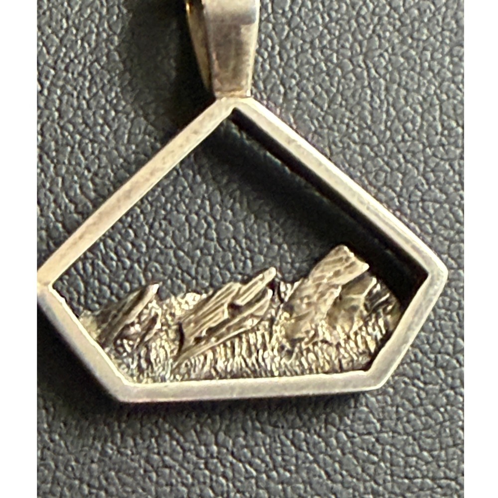 Sterling Silver 925 Mountain Range Geometric Pentagon Pendant Box Chain Necklace - Picture 8 of 9